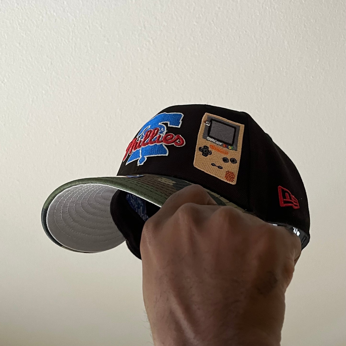BLACK TWO-TONE CAMO VISOR PHILADELPHIA PHILLIES 1993 WORLD SERIES SIDE PATCH (GREY UV) FITTED HAT
